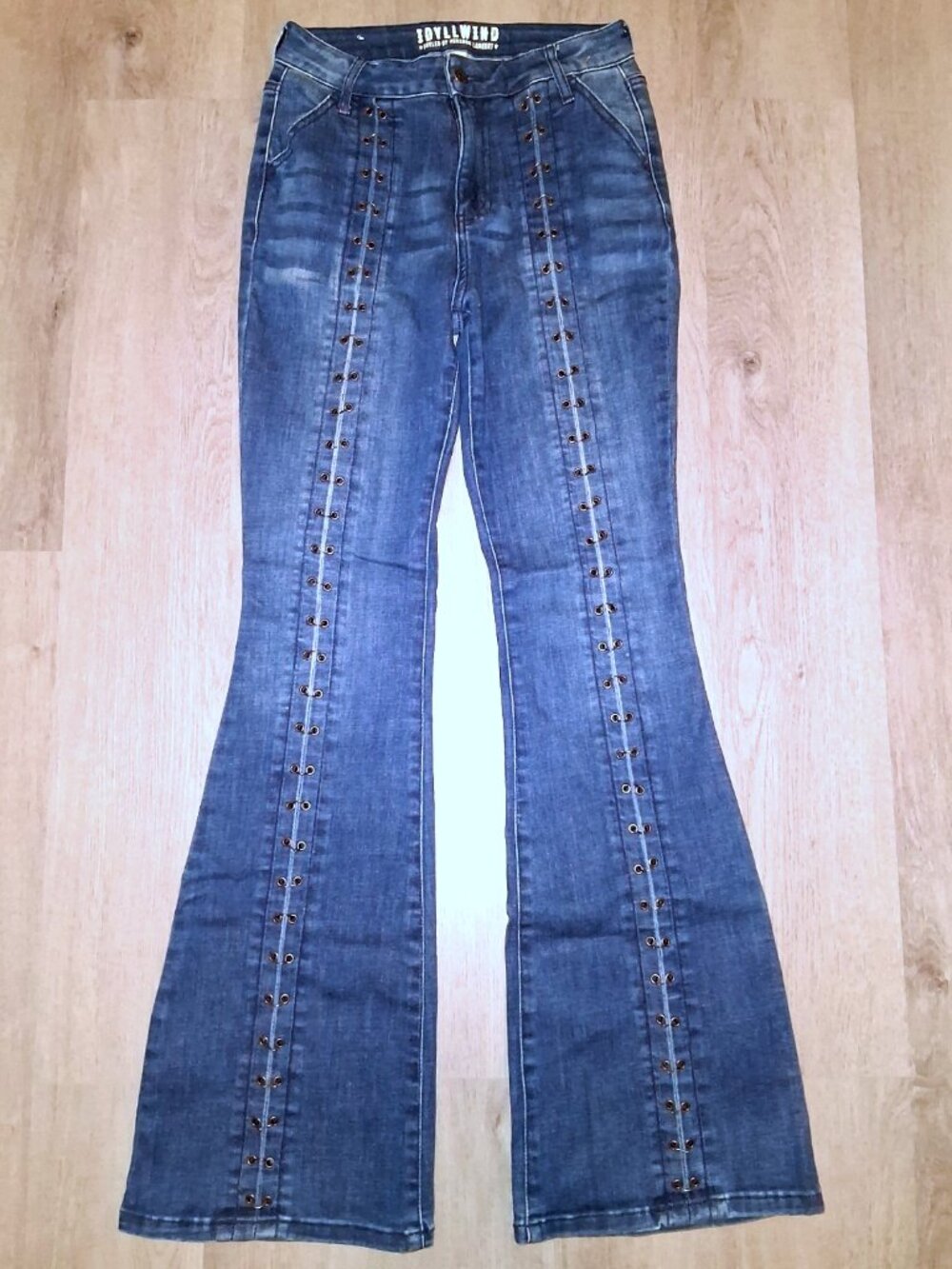Idyllwind Miranda Lambert Flared Grommet Jeans Size 4W x 34L Distressed Wide Leg
